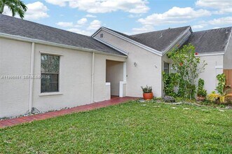 14722 SW 110th Terrace in Miami, FL - Foto de edificio - Building Photo