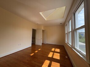 719 Otis Pl NW, Unit Upstairs in Washington, DC - Building Photo - Building Photo