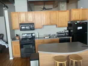 215 N Aberdeen St in Chicago, IL - Building Photo - Building Photo