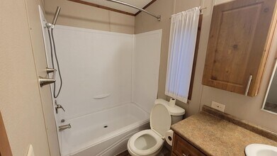 920 Cedar Village Ln in Seneca, SC - Building Photo - Building Photo