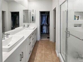 125 Cadence in Irvine, CA - Building Photo - Building Photo