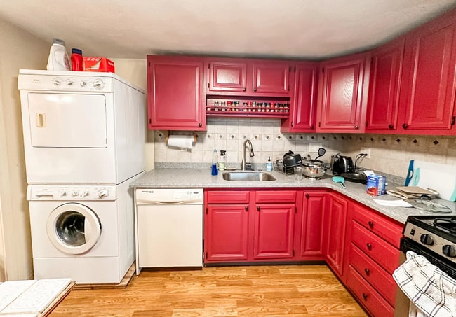 121 Spring St, Unit 1