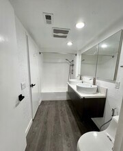 2052 N Terrace Dr, Unit 2052 in Signal Hill, CA - Foto de edificio - Building Photo
