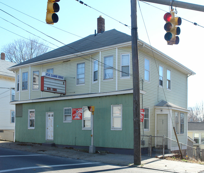 440-442 Mineral Spring Ave in Pawtucket, RI - Building Photo - Building Photo