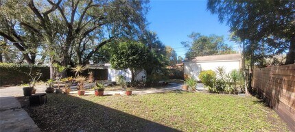 875 NE 130th St in North Miami, FL - Building Photo - Building Photo