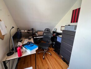 79 Capen St, Unit 2 in Medford, MA - Building Photo - Building Photo