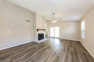 8938 N 64th Ln in Glendale, AZ - Building Photo - Building Photo