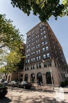 540 W Briar Pl in Chicago, IL - Building Photo
