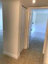 10411 N Kendall Dr-Unit -B-105 in Miami, FL - Building Photo - Building Photo