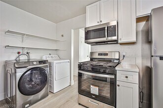3481 S Myrtle Ave in Las Vegas, NV - Building Photo - Building Photo
