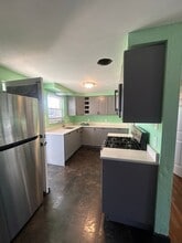 206 Valley Vale Dr in Pittsburgh, PA - Foto de edificio - Building Photo