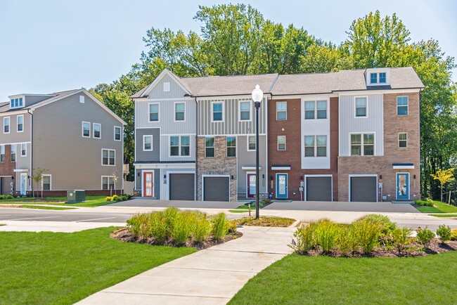 Brookestone in Waldorf, MD - Foto de edificio - Building Photo