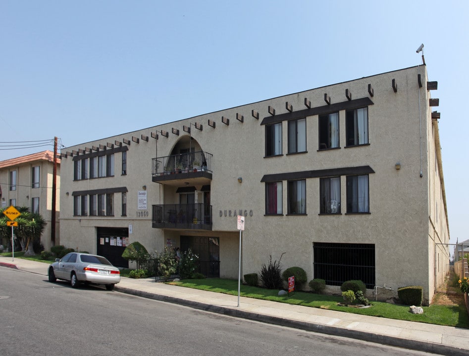 Durango Apartments in Hawthorne, CA - Foto de edificio