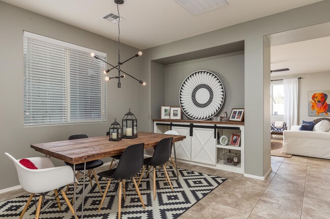 3252 W Gran Paradiso Dr in Phoenix, AZ - Building Photo - Building Photo