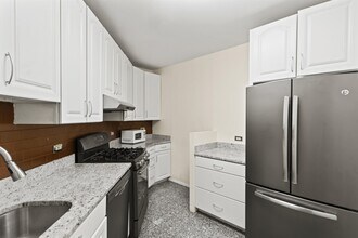 7004 JFK Blvd E in Guttenberg, NJ - Building Photo - Building Photo