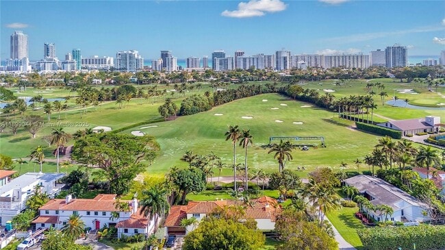 5801 Alton Rd in Miami Beach, FL - Foto de edificio - Building Photo
