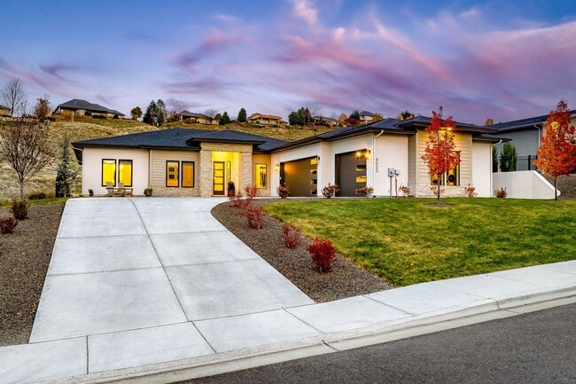 property at 4620 N Eyrie Way