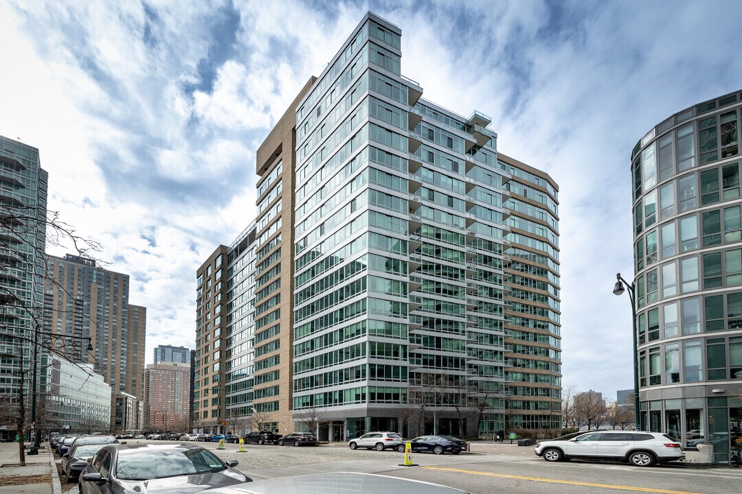 The View in Long Island City, NY - Building Photo