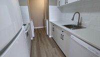 International Mountainview Apartments in Calgary, AB - Building Photo - Building Photo