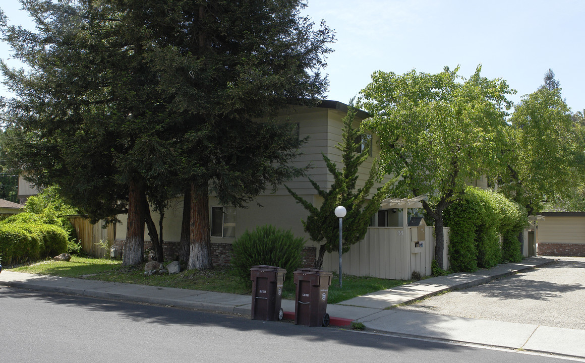 33 Tahoe Ct in Walnut Creek, CA - Building Photo