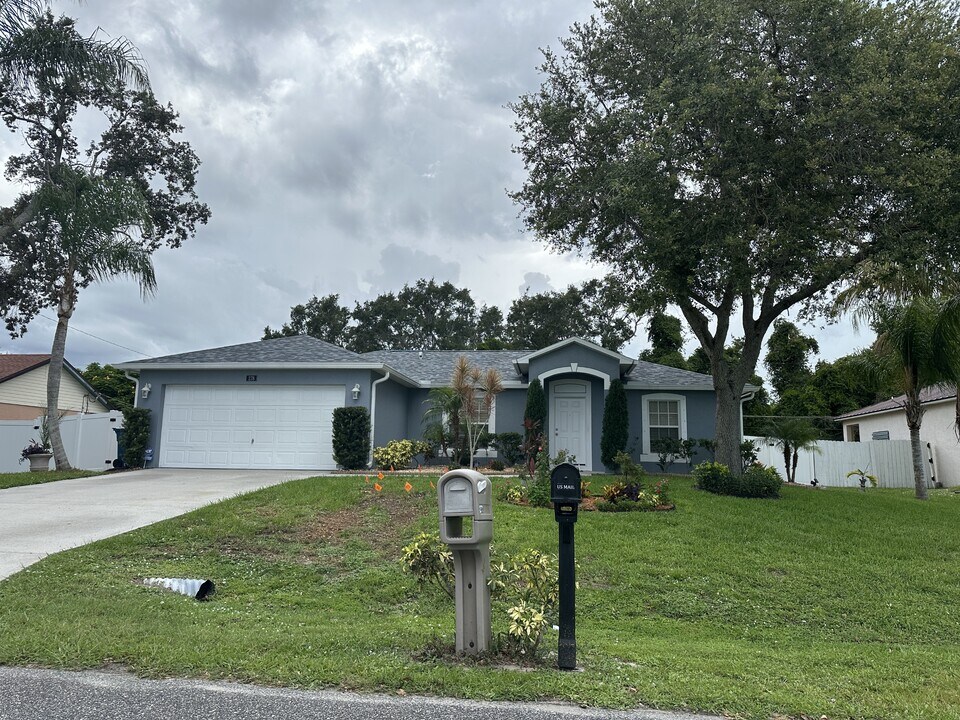 278 Butler Ave NE in Palm Bay, FL - Building Photo