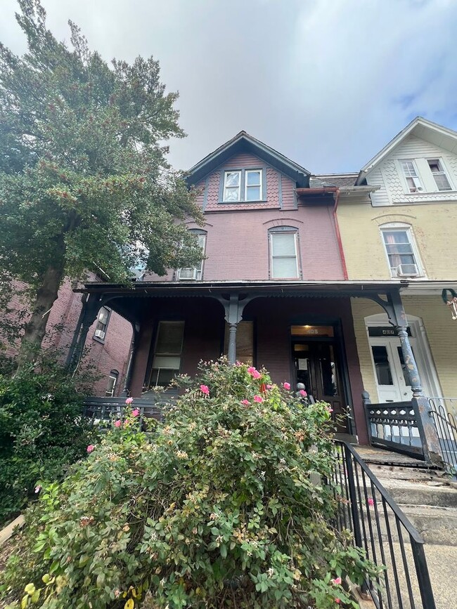 405 Green Terrace in Reading, PA - Building Photo - Building Photo