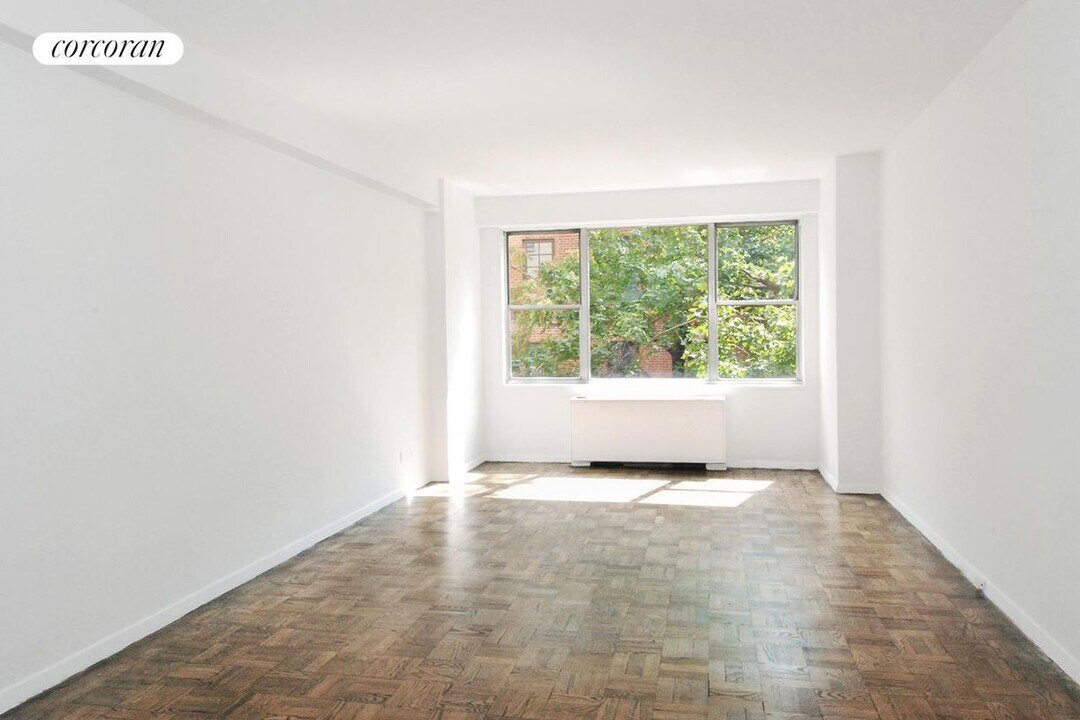 230 E 79th St in New York, NY - Building Photo