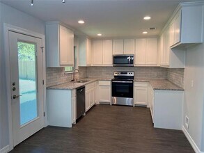 707 W Murray St in Denison, TX - Building Photo - Building Photo