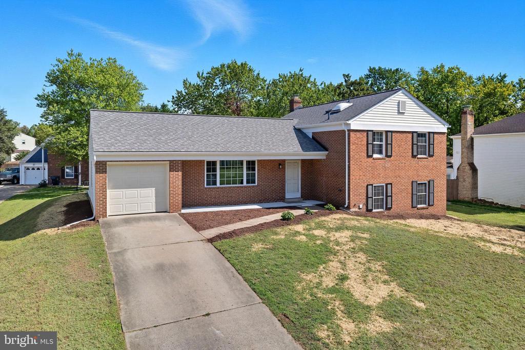 13546 Tabscott Dr in Chantilly, VA - Building Photo