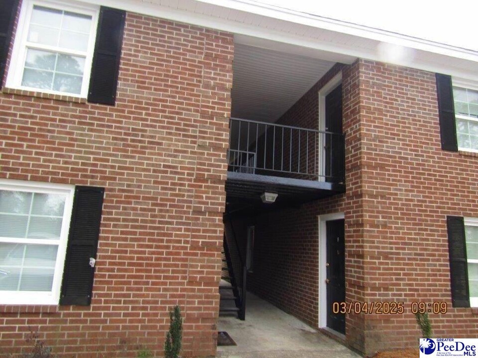 319 Revell Dr in Florence, SC - Building Photo