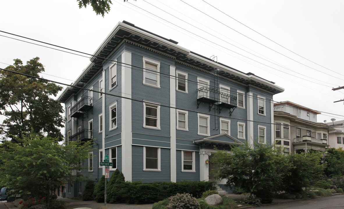 1703 Harvard Ave in Seattle, WA - Building Photo