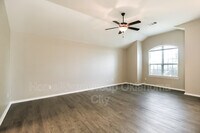 613 Talon Dr photo'