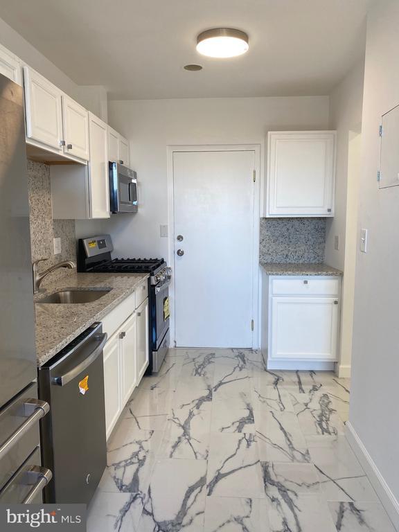 property at 3450 Toledo Terrace
