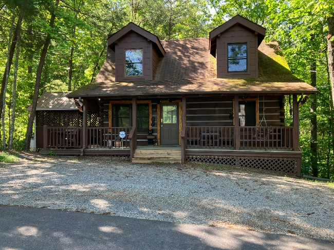 property at 1315 Indian Ct