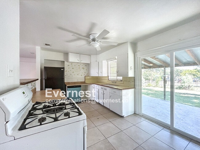 618 Pilgrim Dr in San Antonio, TX - Building Photo - Building Photo