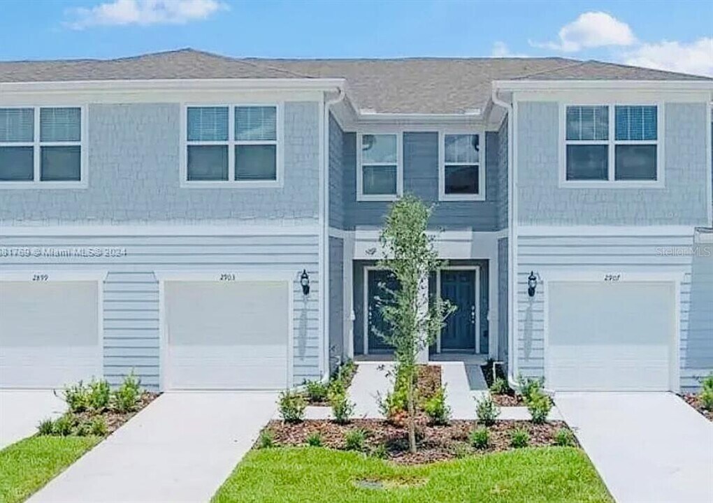 2563 Winsome Wy in Davenport, FL - Building Photo