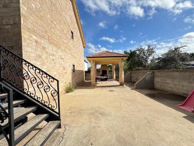 603 E Lane St, Unit 2 in Laredo, TX - Foto de edificio - Building Photo