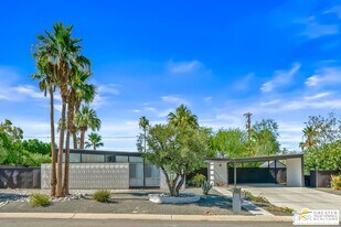400 E Glen Cir S in Palm Springs, CA - Building Photo
