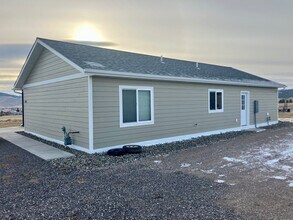 340 Brownstone Rd in Helena, MT - Foto de edificio - Building Photo