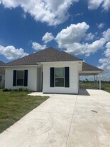 4247 Cottage Grv in Lake Charles, LA - Building Photo