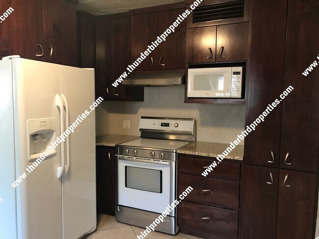 2128 Oxford Ave SE in Albuquerque, NM - Building Photo - Building Photo