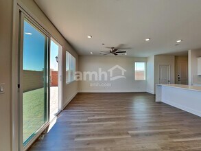 5863 Vaes Dothrak St in Las Vegas, NV - Building Photo - Building Photo