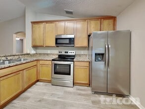 1532 Wallace Manor Ave, Unit Suite 10 in Winter Haven, FL - Building Photo - Building Photo