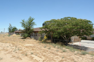 15392 Bear Valley Rd in Victorville, CA - Building Photo - Building Photo