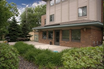 Sonoma Apartments in Hopkins, MN - Building Photo - Building Photo