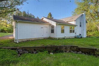 214 Christopher Ln in Ithaca, NY - Foto de edificio - Building Photo