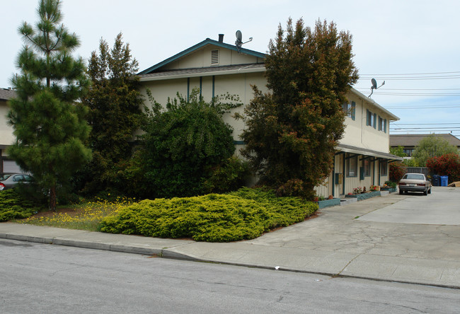 1704 Noranda Dr in Sunnyvale, CA - Foto de edificio - Building Photo