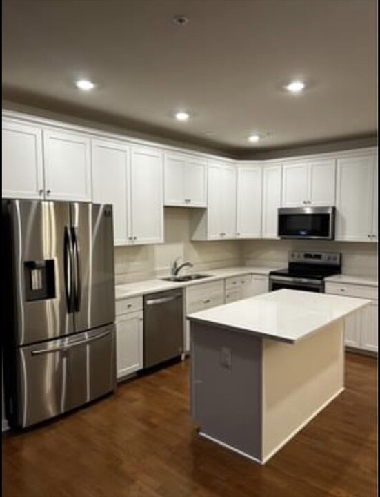 90 Trotter Rd in Weymouth, MA - Building Photo