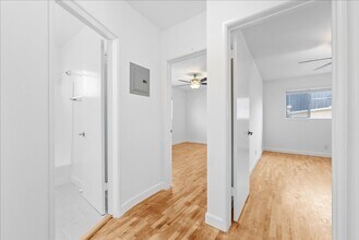 2464 Penmar Ave in Los Angeles, CA - Building Photo - Building Photo