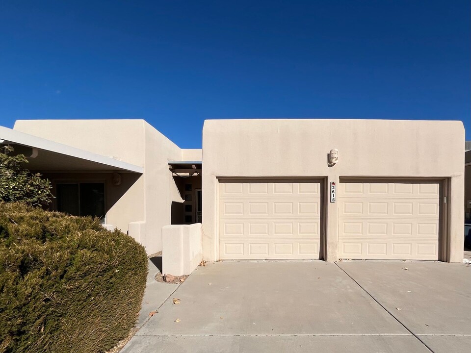 2615 Aloysia Ln NW in Albuquerque, NM - Building Photo